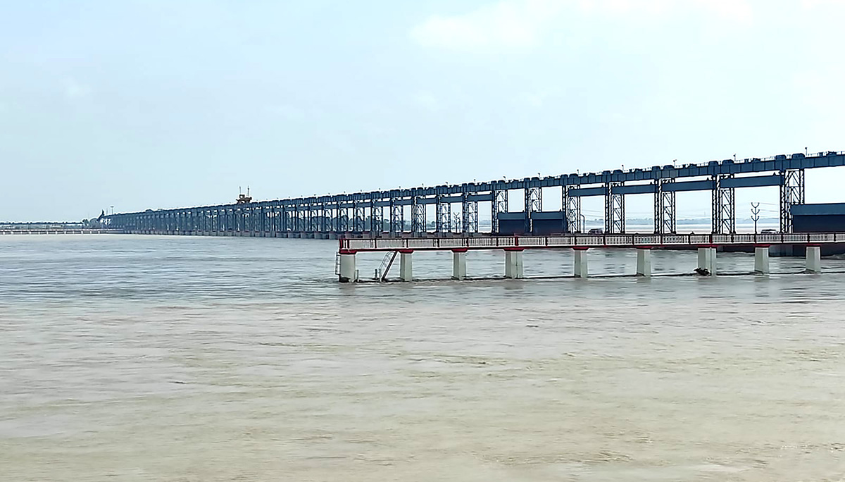 सप्तकोसी नदीमा पानीको सतह बढेपछि,कोसी ब्यारेजको ३१ ढोका खोलियो